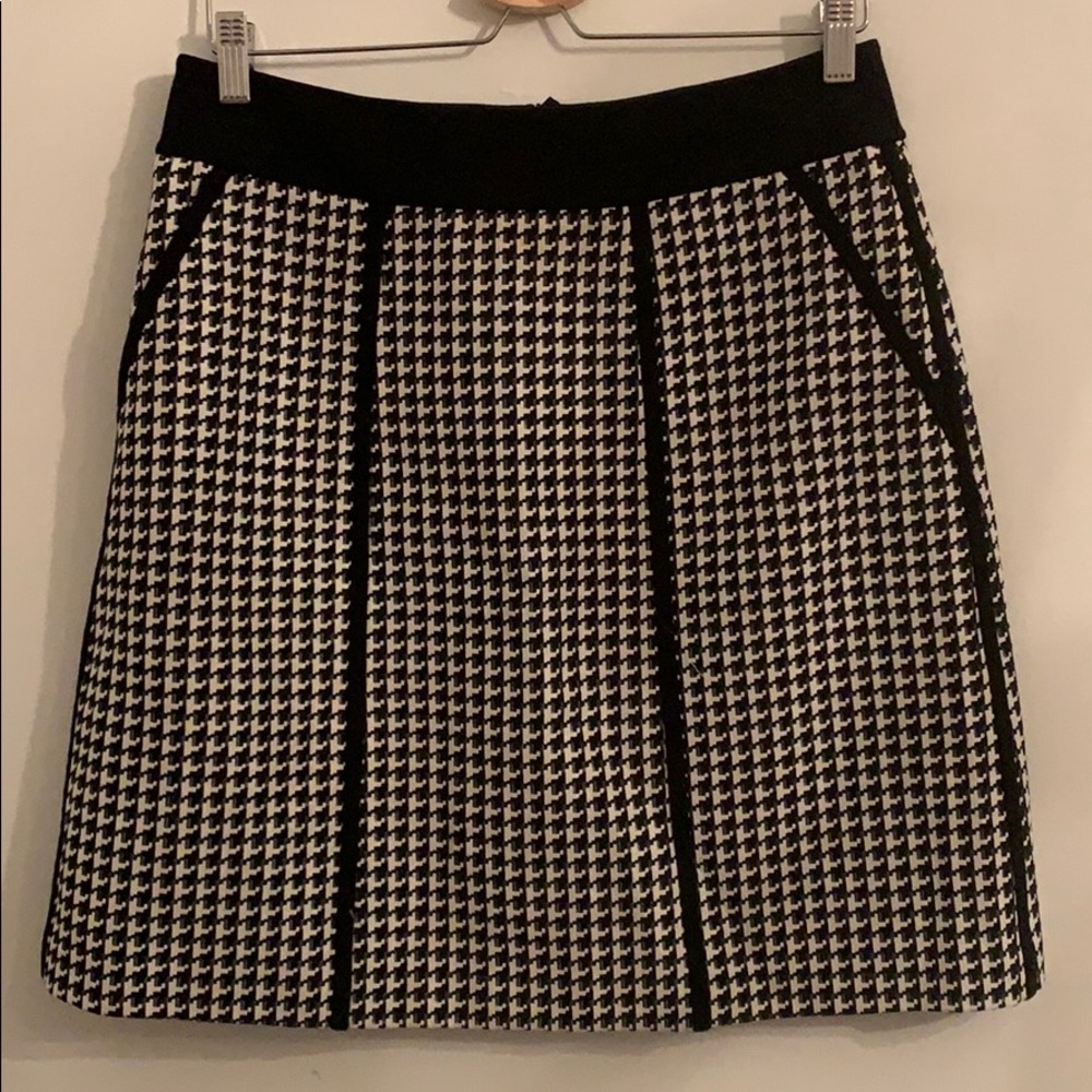 Lafayette 148 houndstooth skirt